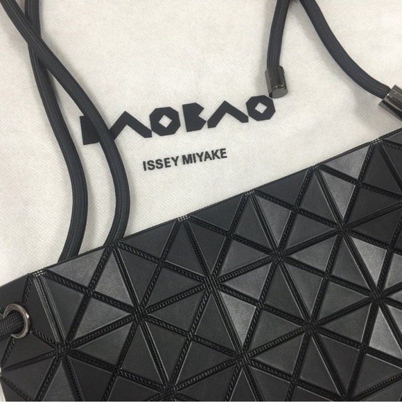 🛻🐧Women's Loop Metallic Shoulder Bag Black🧩 - Picture 3 of 4